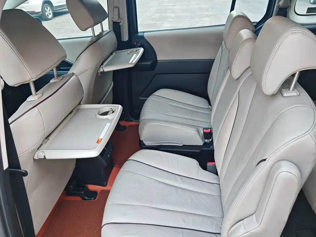Mazda 5 — миниатюра 13