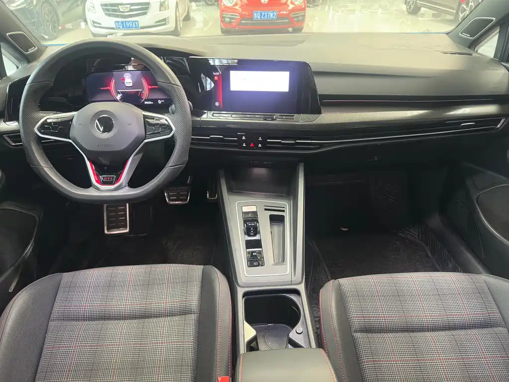 Volkswagen Golf GTI — миниатюра 9