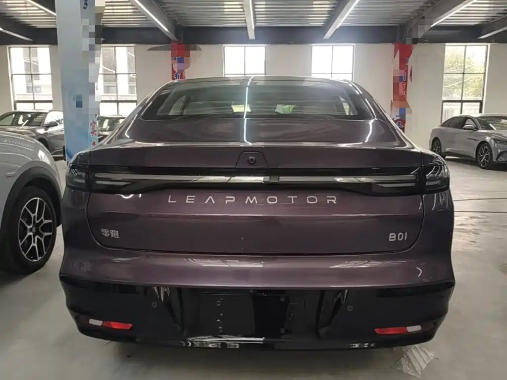 Leapmotor Leapmotor B01 — миниатюра 6