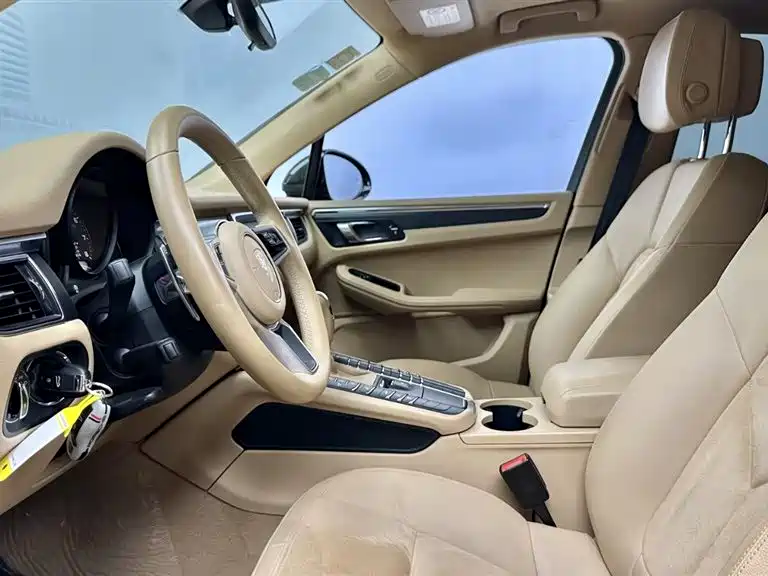 Porsche Macan — миниатюра 16