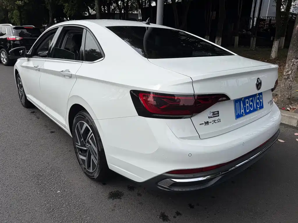 Volkswagen Sagitar — миниатюра 4