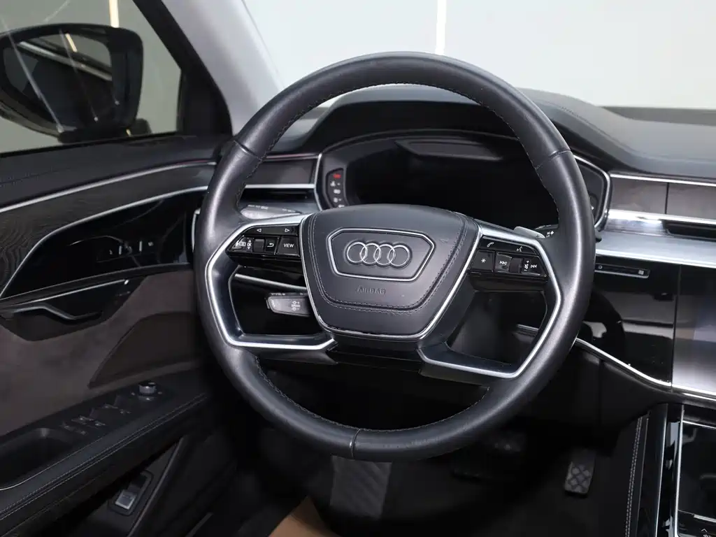 Audi A8 — миниатюра 10