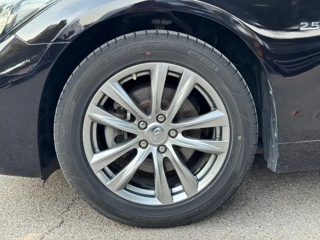 Infiniti Q70 — миниатюра 16