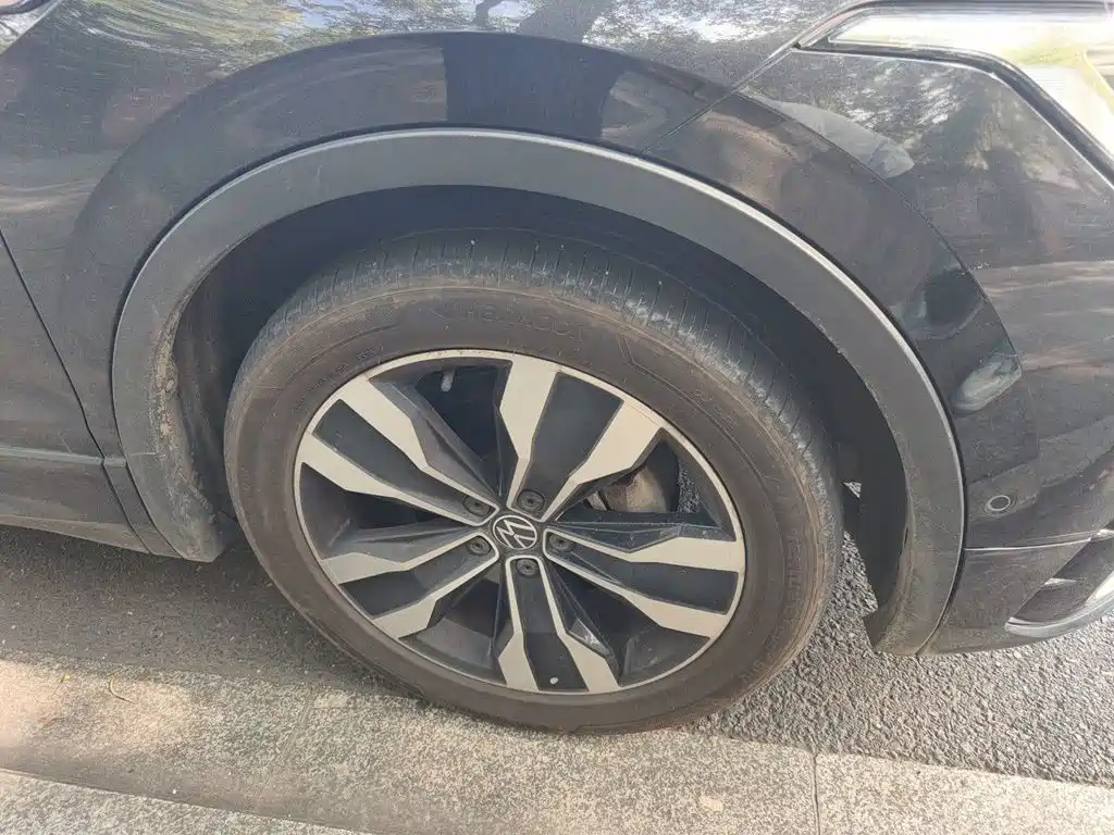 Volkswagen Tiguan L — миниатюра 24