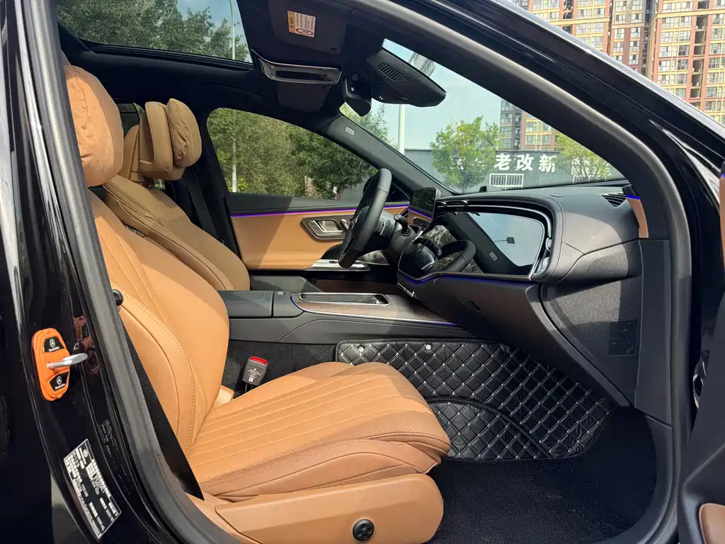 Mercedes-Benz E-Class — миниатюра 5