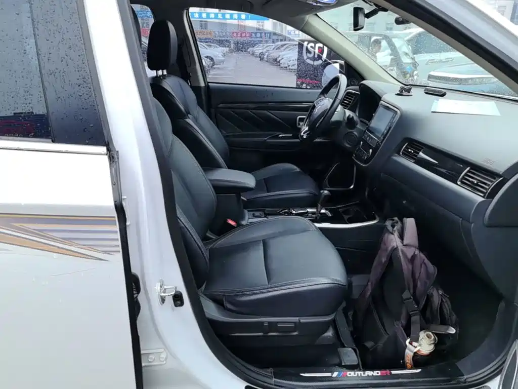 Mitsubishi Outlander — миниатюра 25