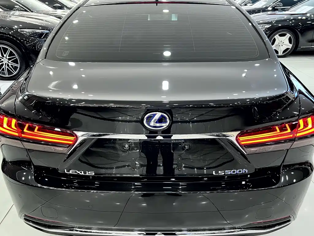Lexus LS 2021 500h Executive