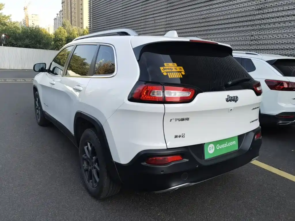 Jeep Cherokee — миниатюра 5