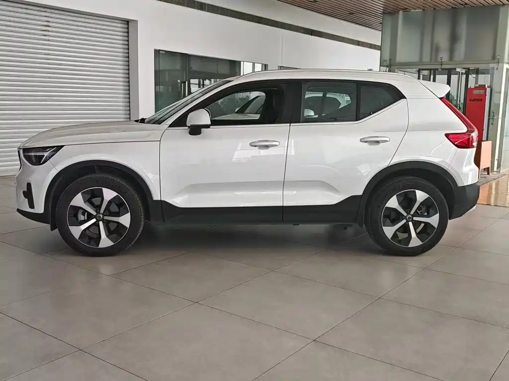 Volvo XC40 — миниатюра 5