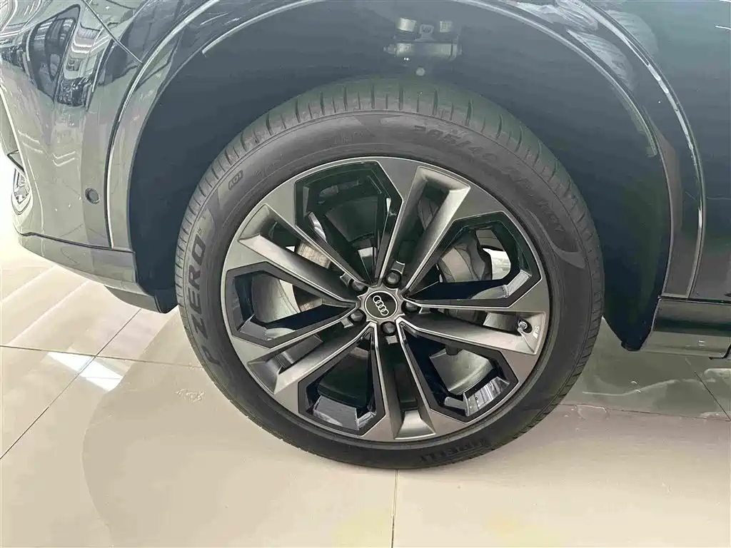 Audi Q7 — миниатюра 4