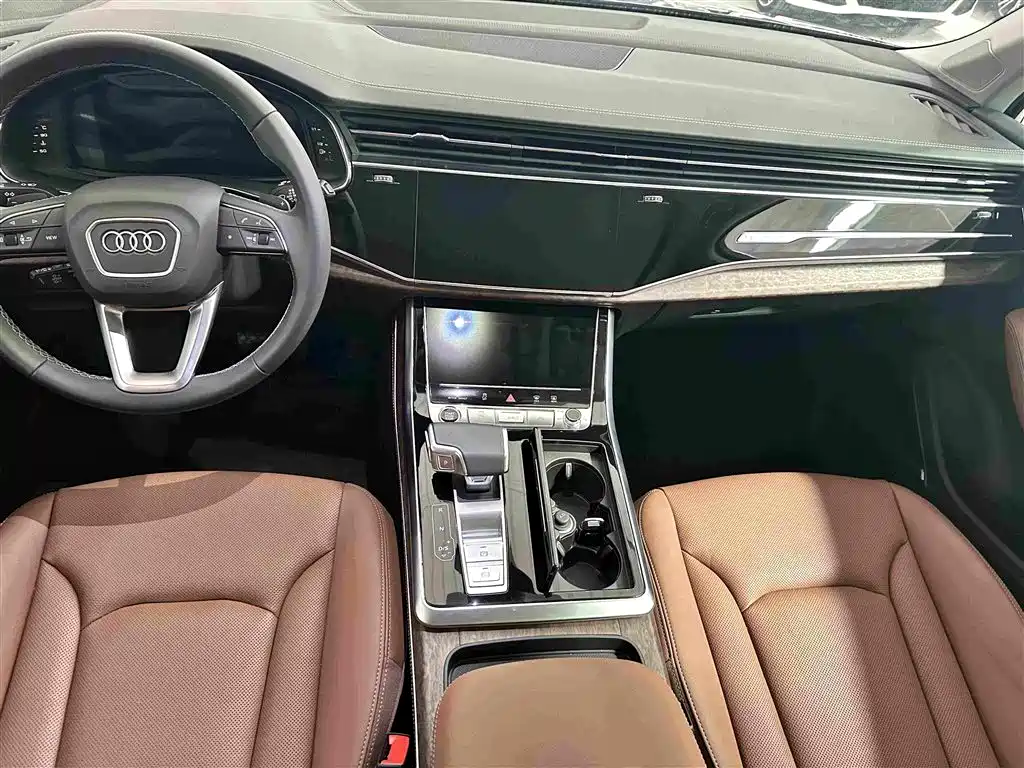 Audi Q7 — миниатюра 13