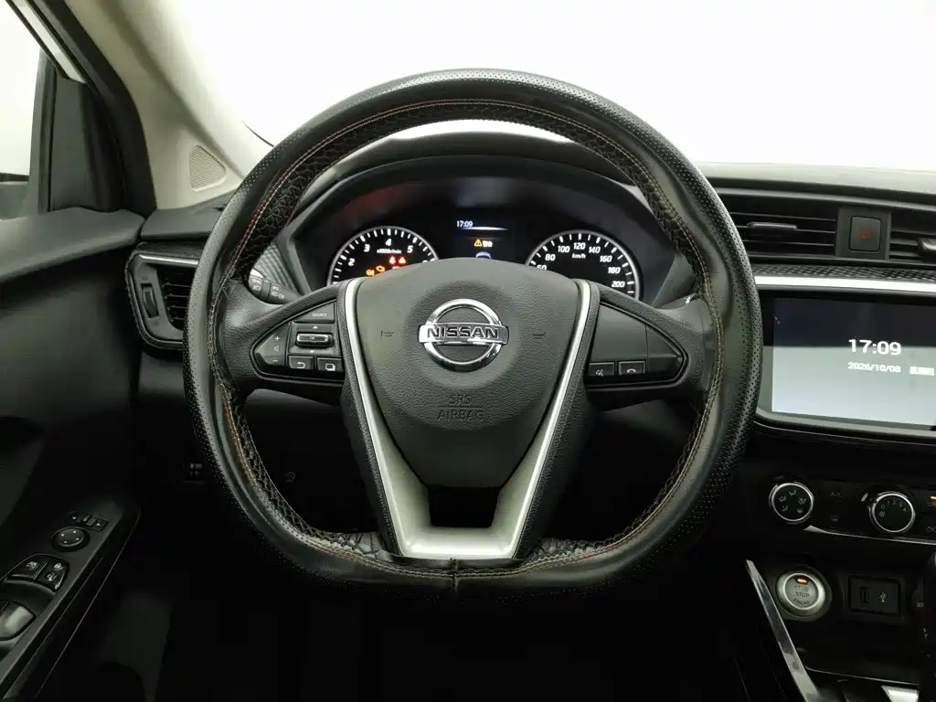 Nissan Bluebird — миниатюра 11
