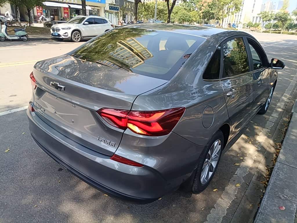 Chevrolet Monza 1.5 л 2022 г. Серебристо-серый, пробег 25200 км