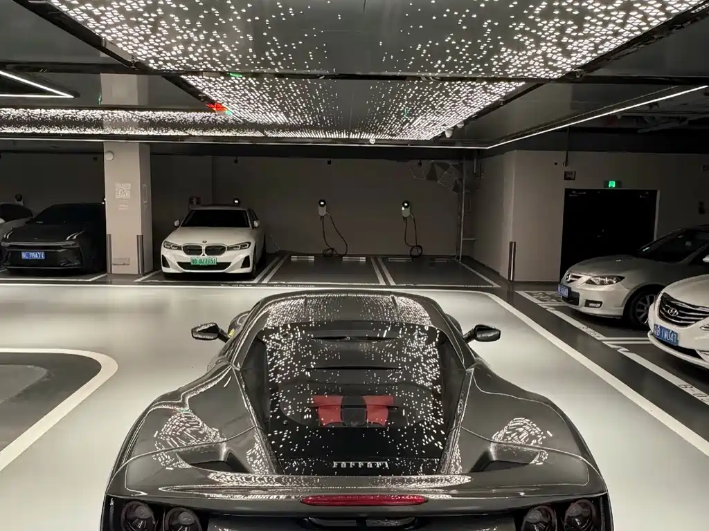 Ferrari F8 — миниатюра 5