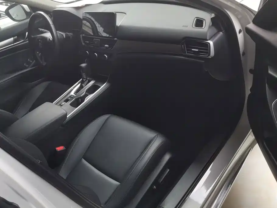 Honda Accord — миниатюра 8