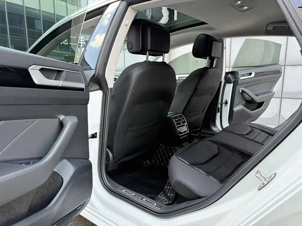 Volkswagen CC — миниатюра 8