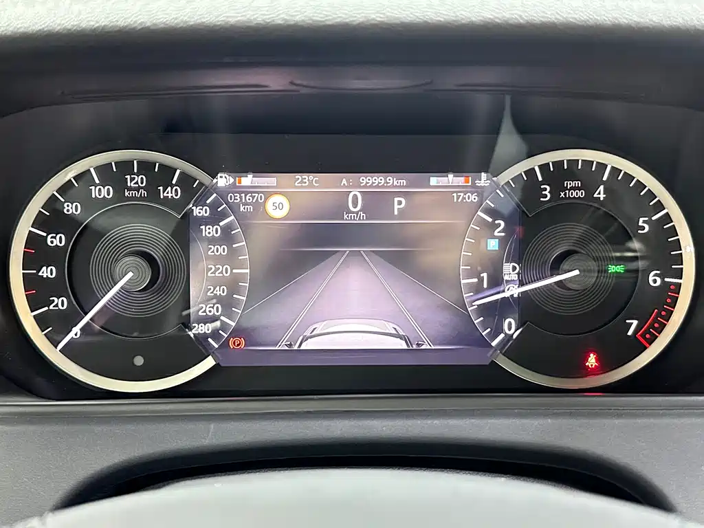 Land Rover Velar — миниатюра 18