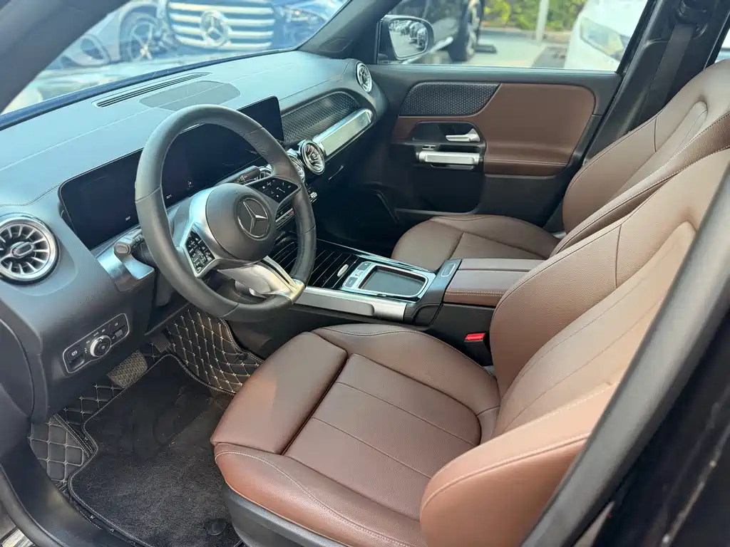 Mercedes-Benz GLB — миниатюра 13