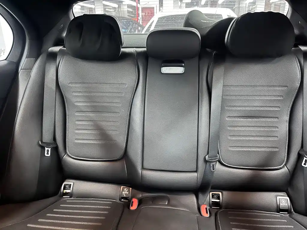Mercedes-Benz C-Class — миниатюра 9