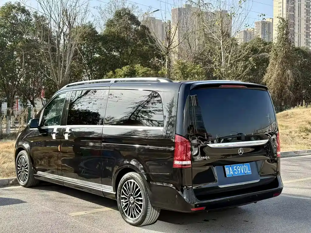 MERCEDES-BENZ V CLASS