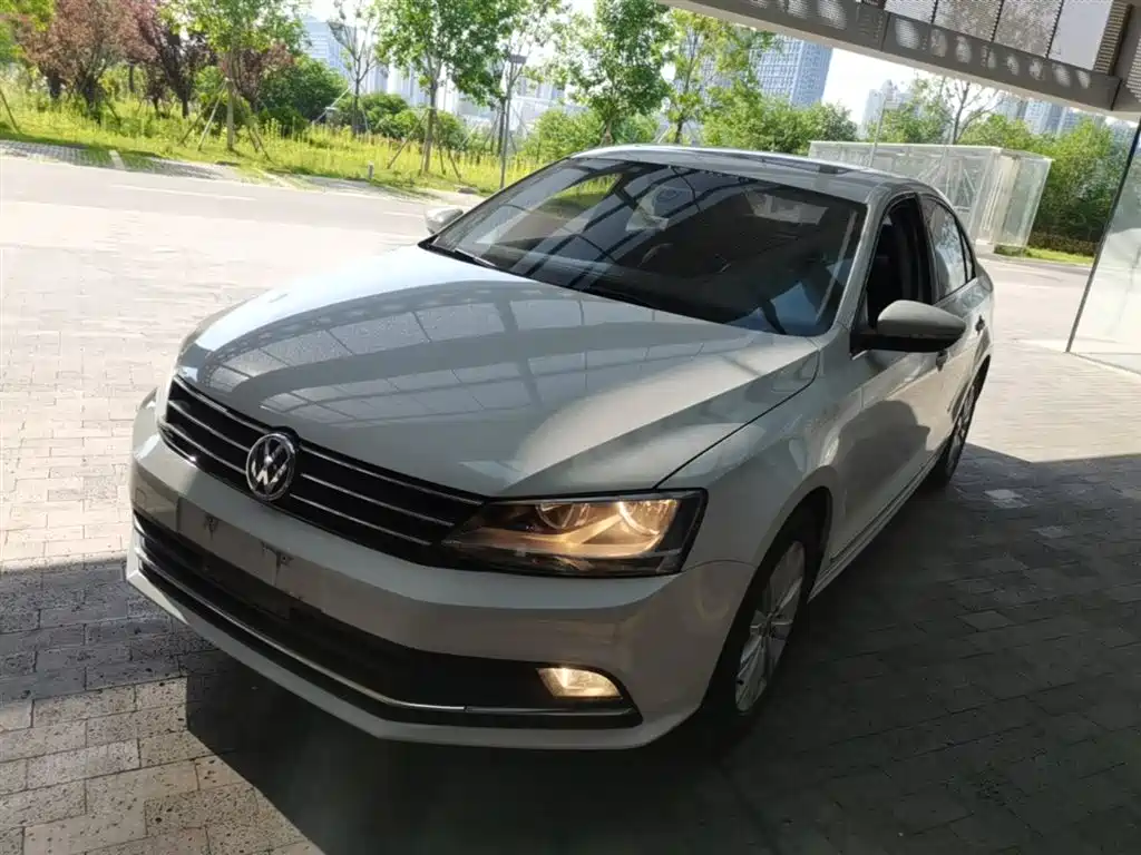 Volkswagen Sagitar 2016