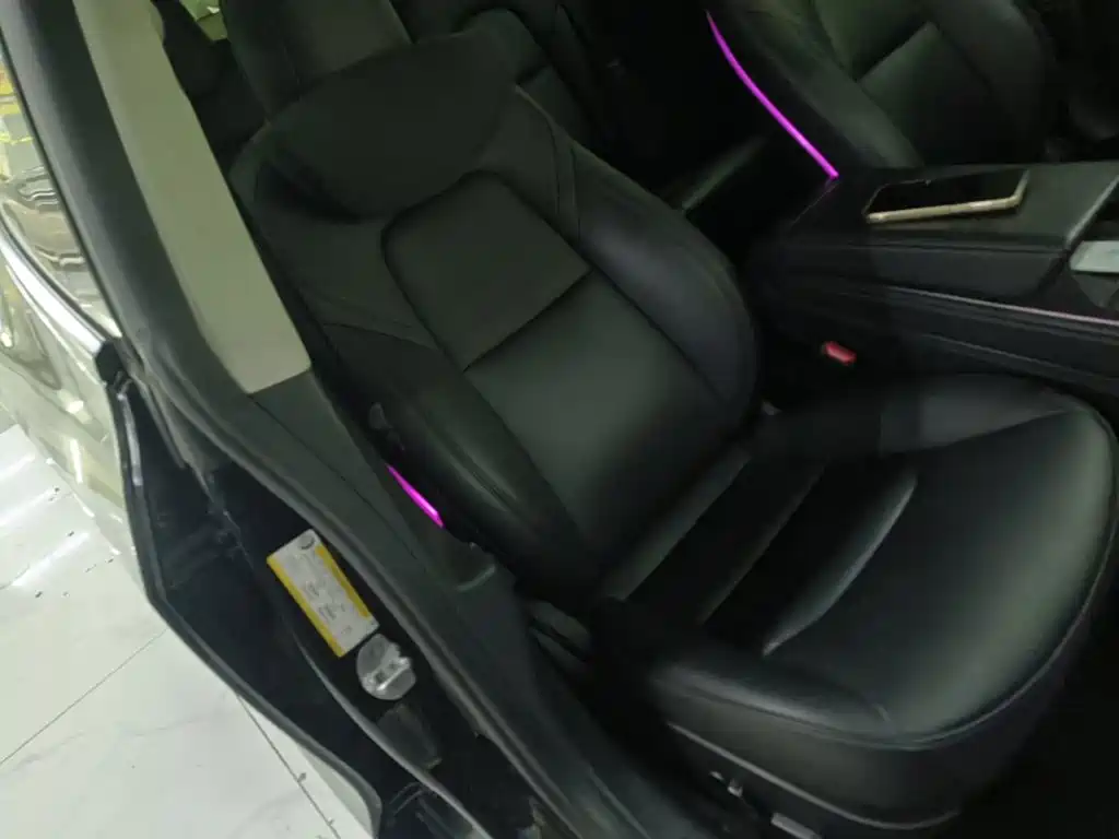 Tesla Model 3 — миниатюра 25