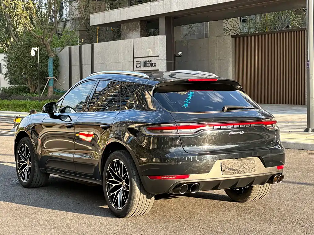 Porsche Macan — миниатюра 7