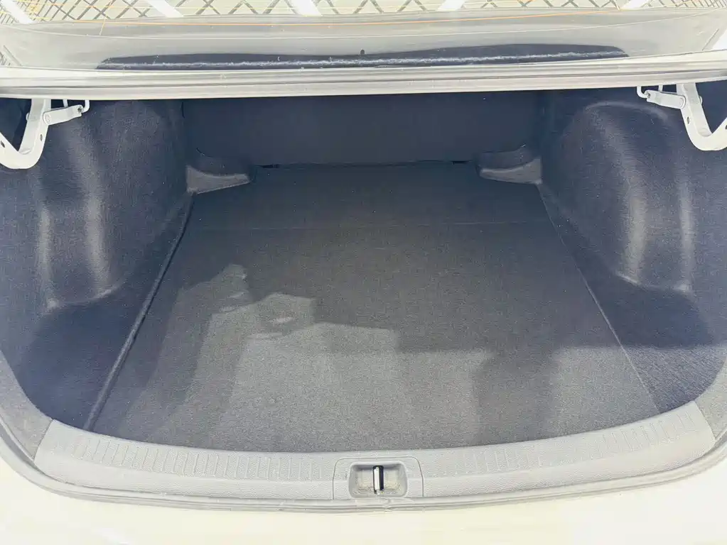 Toyota Corolla — миниатюра 12