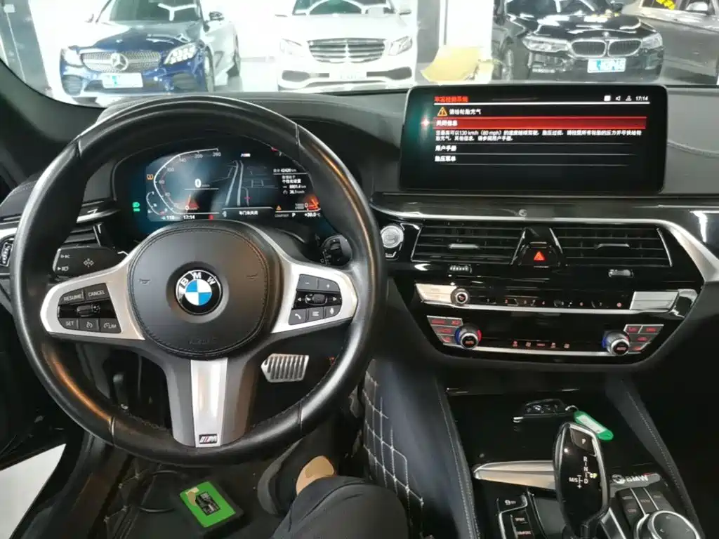 BMW 5 Series — миниатюра 10