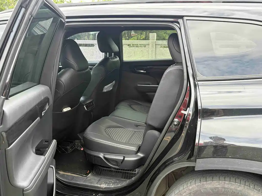 Toyota Crown Kluger — миниатюра 8