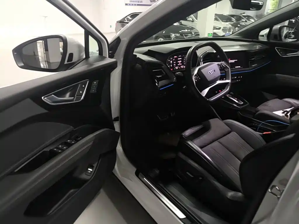 Audi Q4 e-tron — миниатюра 16