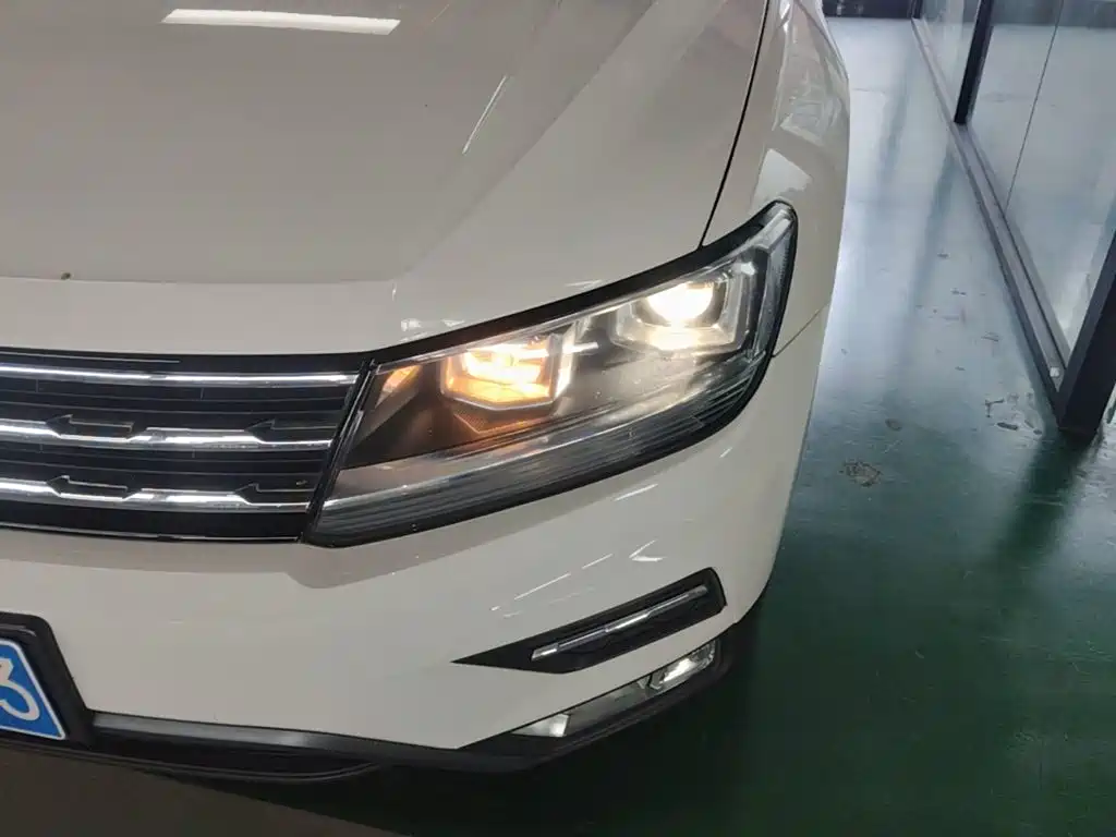Volkswagen Tiguan L — миниатюра 24