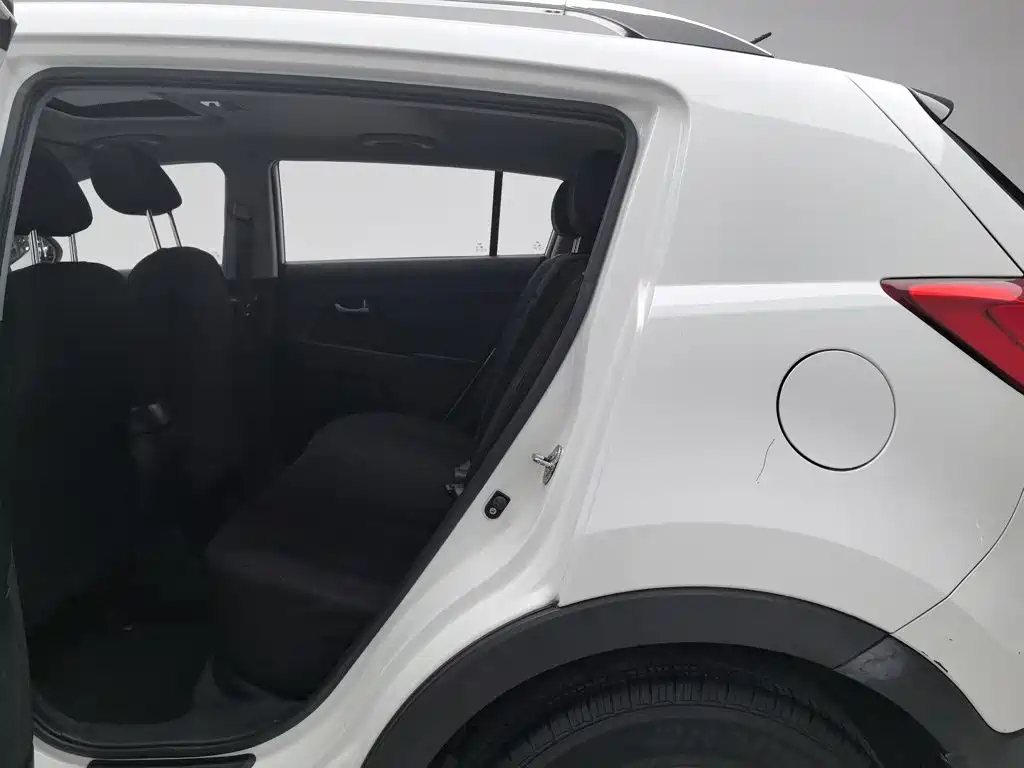 Kia Sportage — миниатюра 15