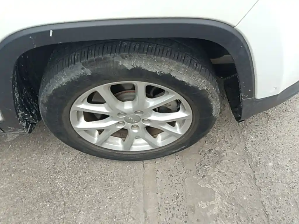Jeep Cherokee — миниатюра 12