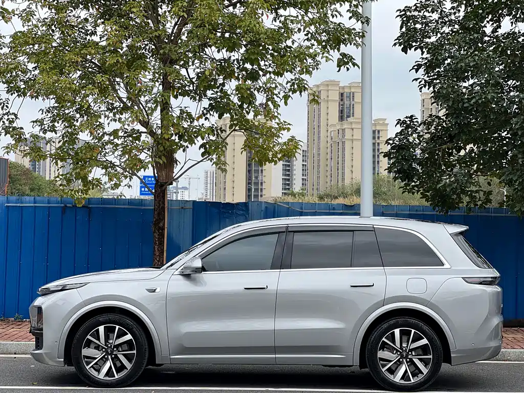 Li Auto IDEAL L8