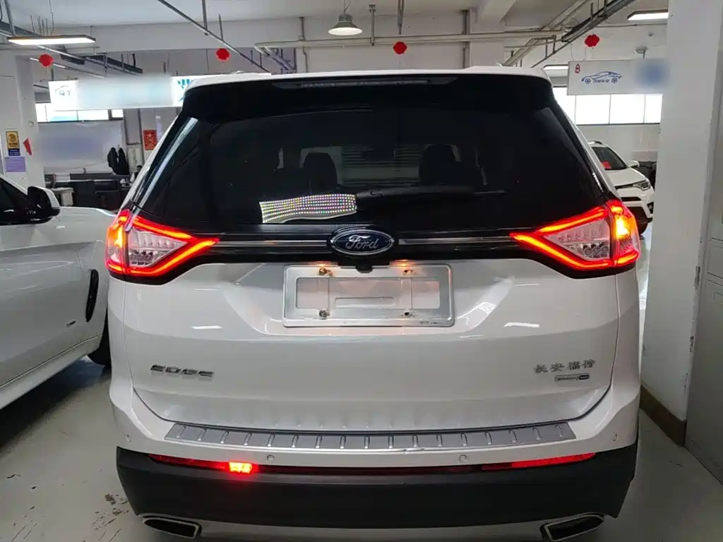 Ford Edge — миниатюра 6