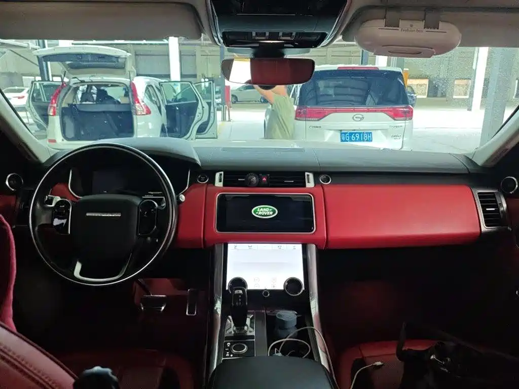 Land Rover Range Rover Sport 2020 3.0 L6 HSE DYNAMIC