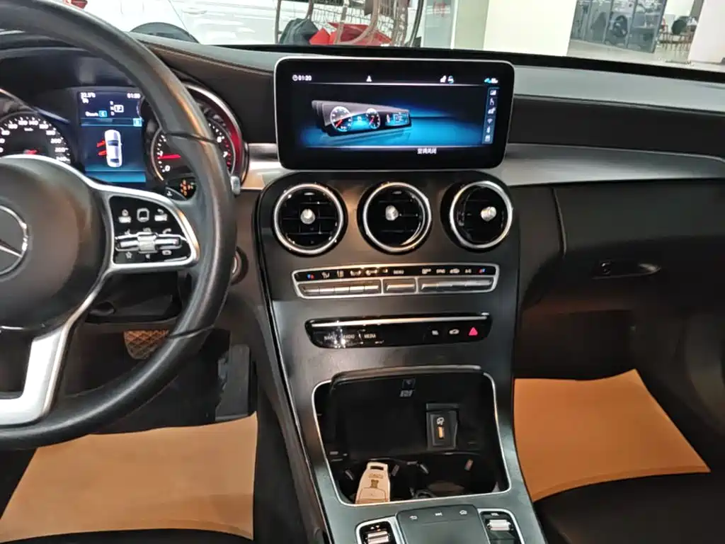 Mercedes-Benz C-Class — миниатюра 13