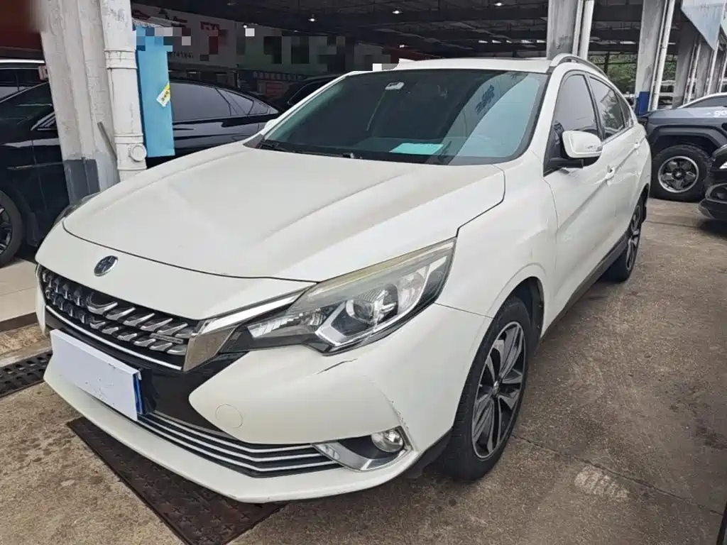 Venucia T90