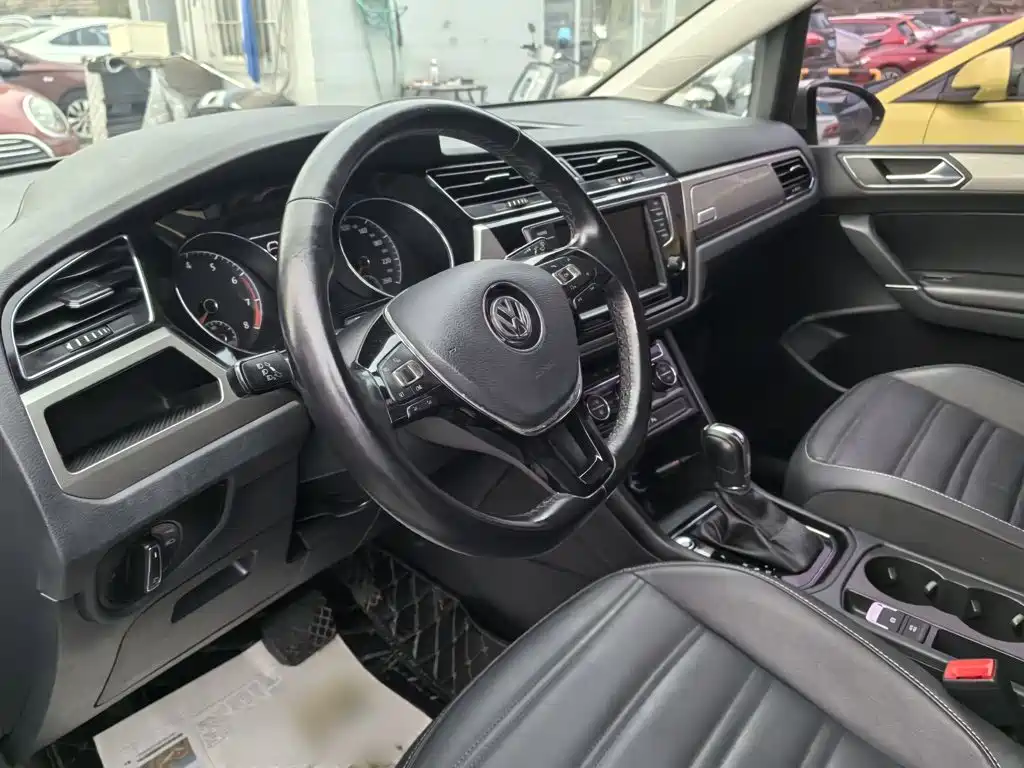 Volkswagen Touran — миниатюра 13