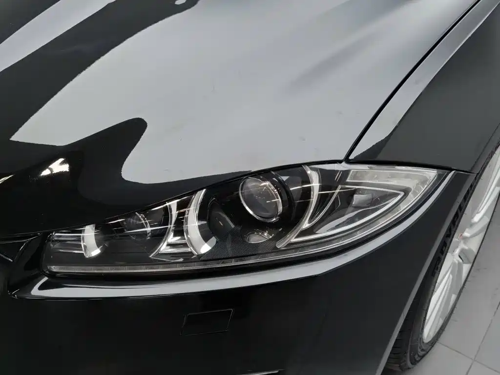Jaguar XF — миниатюра 7