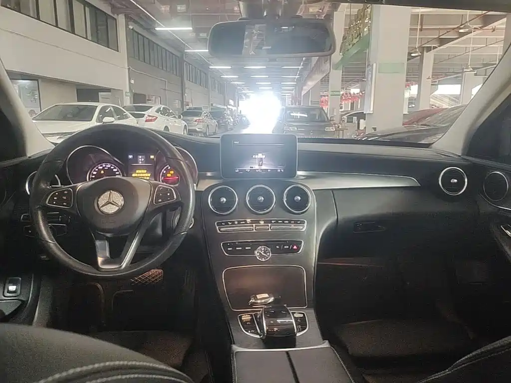 Mercedes-Benz C-Class — миниатюра 6
