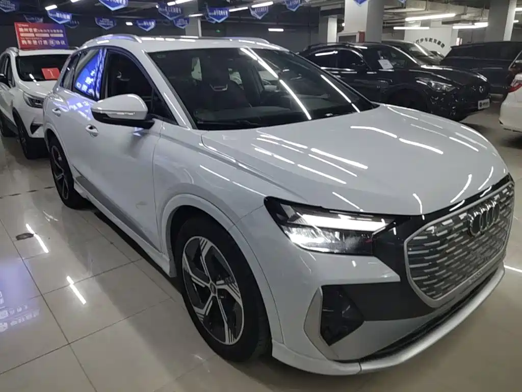 Audi Q4 e-tron — миниатюра 4
