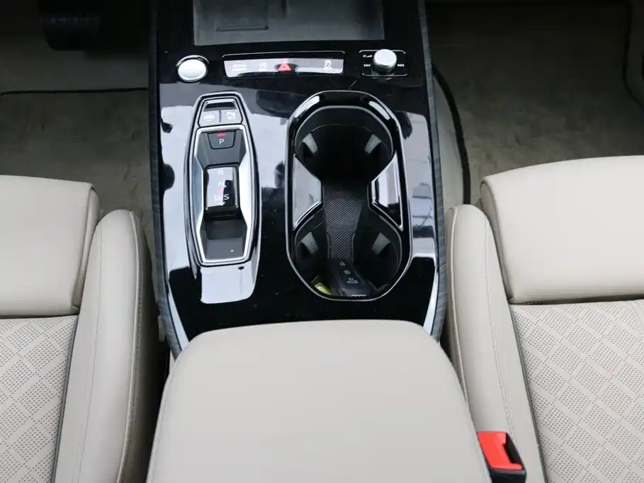 Audi A5L — миниатюра 8