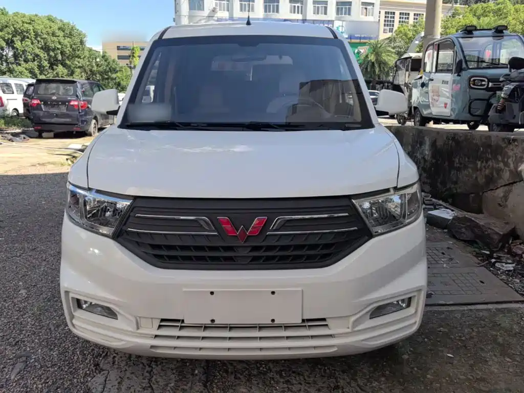 Wuling Hongguang V — миниатюра 3