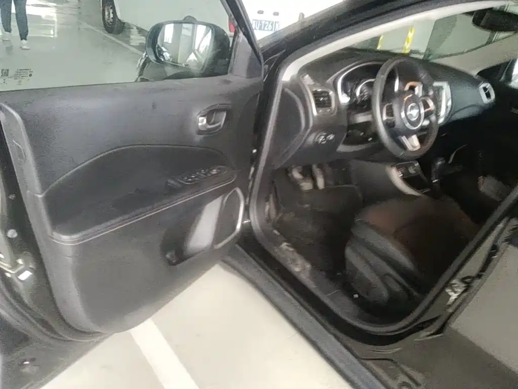 Jeep Compass — миниатюра 16