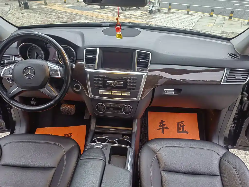 Mercedes-Benz M-Class — миниатюра 16