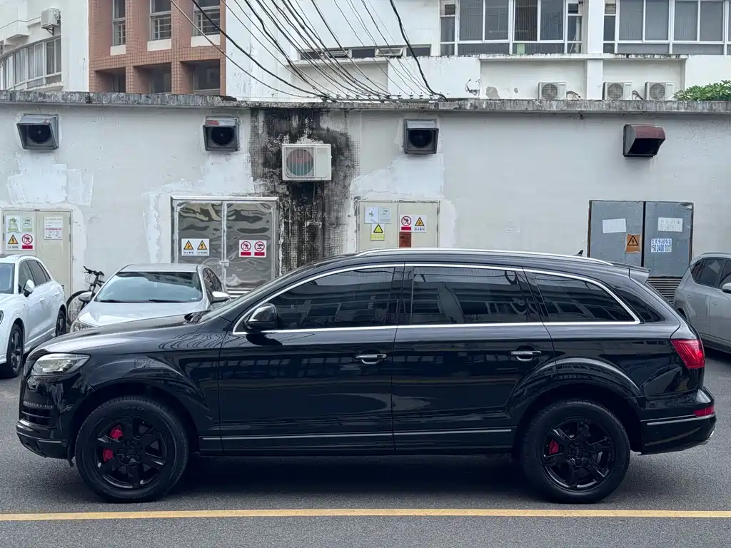 Audi Q7 — миниатюра 5