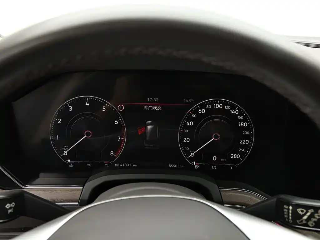 Volkswagen Touareg — миниатюра 11