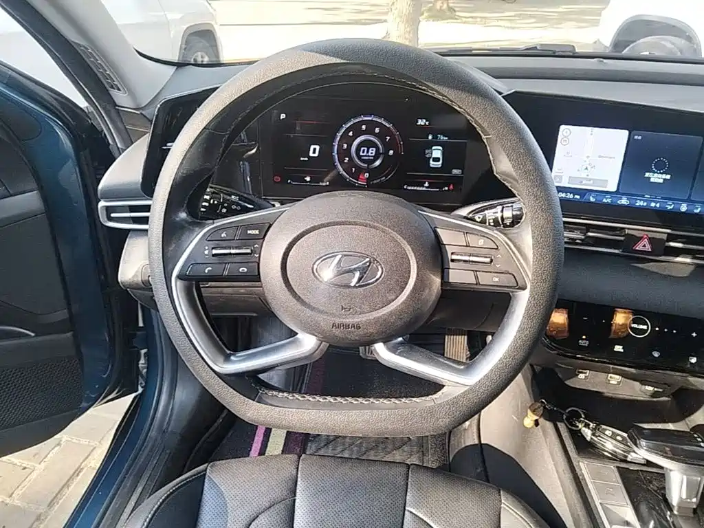 Hyundai Elantra — миниатюра 11